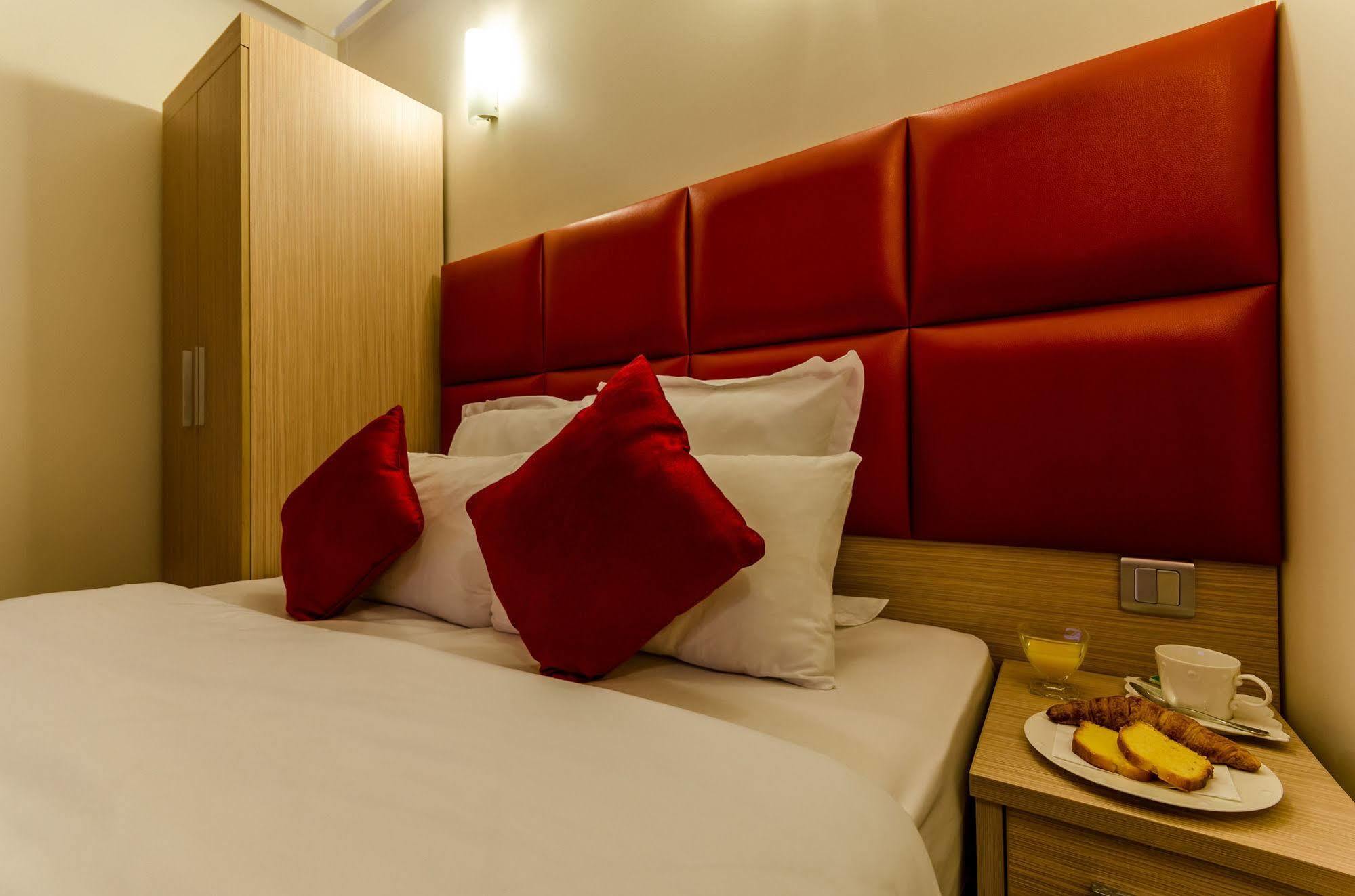 Hotel Riviera Renovated Paryż Zewnętrze zdjęcie